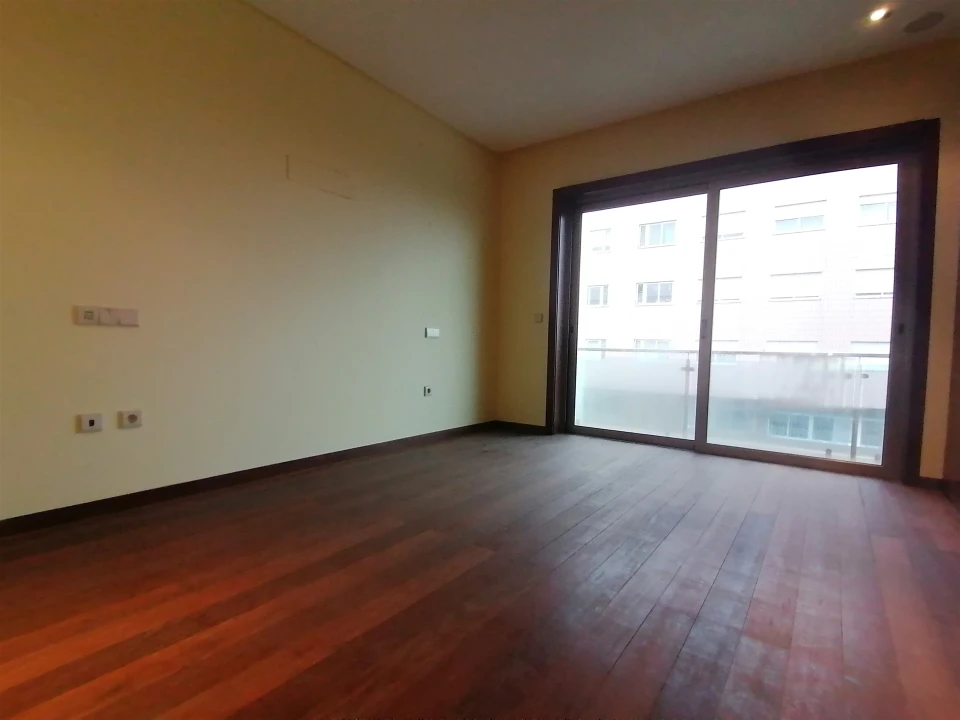 Moradia T4 para Venda em Mafamude e Vilar do Paraíso Foto 18