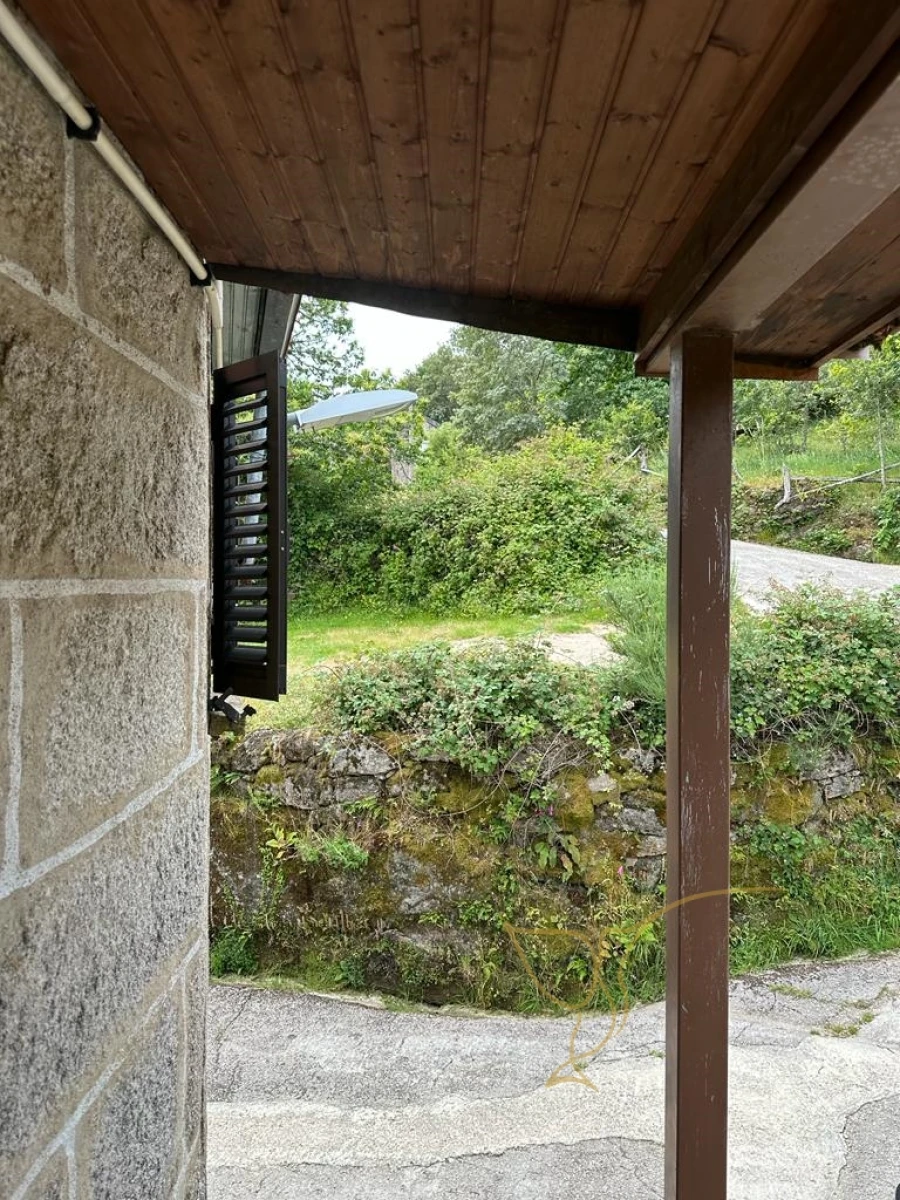 Moradia T0 para Venda em Castro Laboreiro e Lamas de Mouro Foto 4