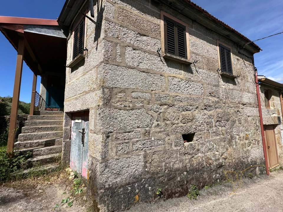 Moradia T0 para Venda em Castro Laboreiro e Lamas de Mouro Foto 2