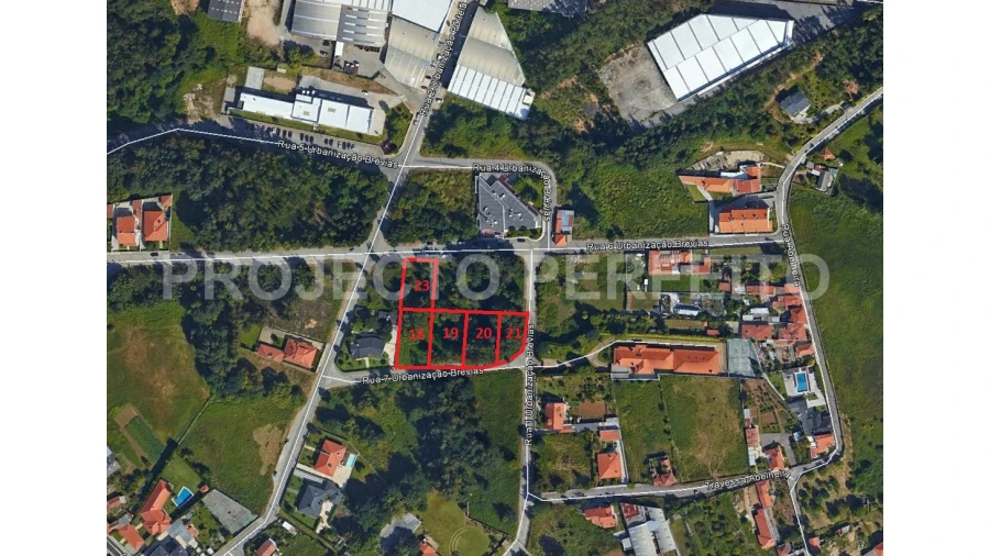 Terreno para Venda em Paços de Brandão