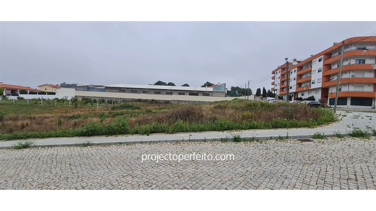 Terreno para Venda em Paços de Brandão Foto 5