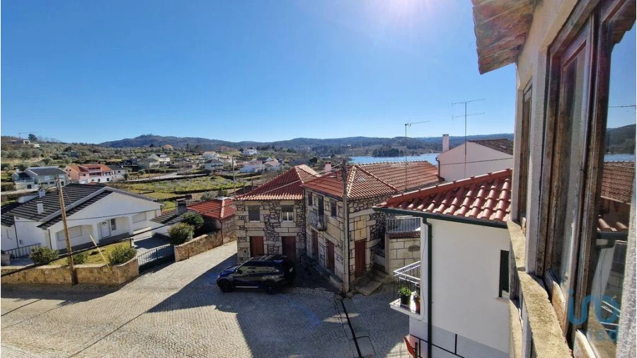 Moradia T2 para Venda em Penso e Freixinho Foto 2