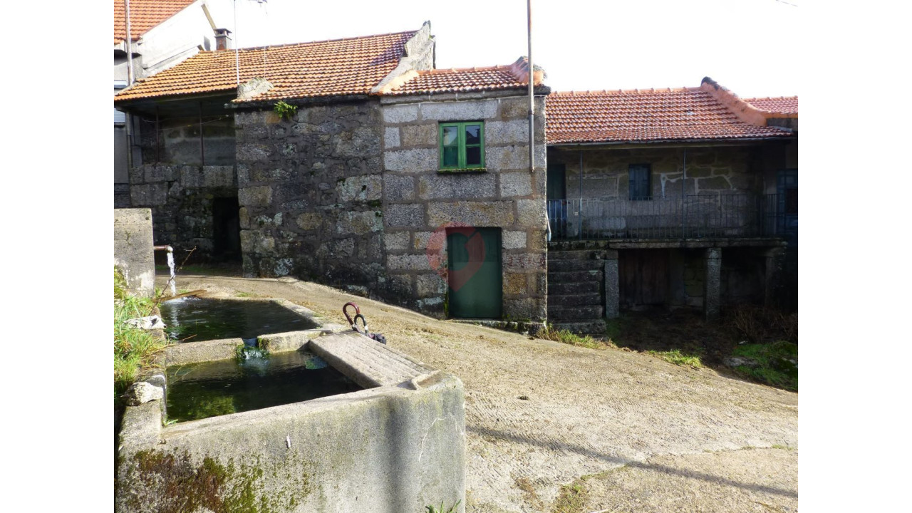 Moradia T1 para Venda em Castro Laboreiro e Lamas de Mouro Foto 2