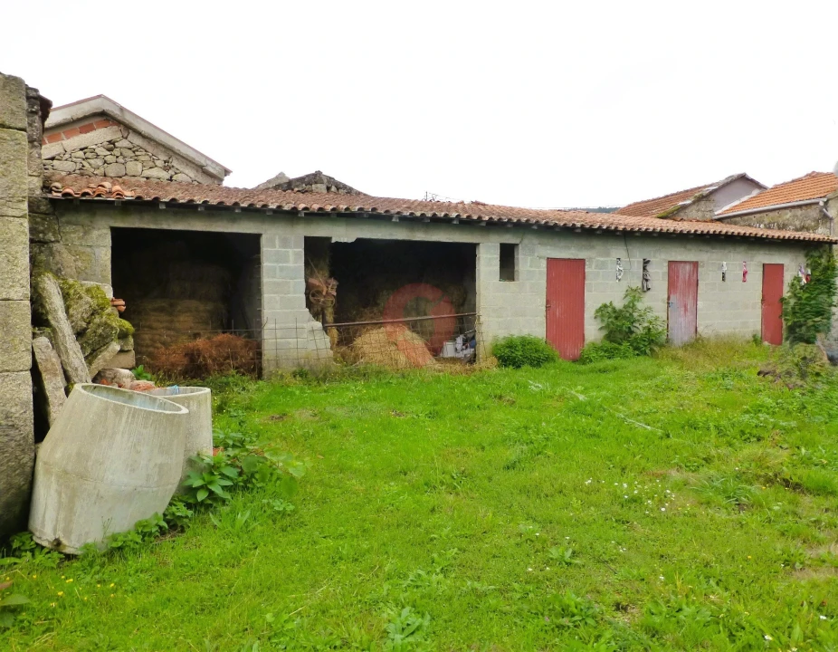 Moradia T5 para Venda em Riba de Mouro Foto 18