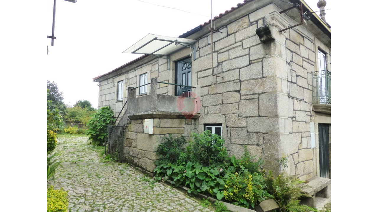 Moradia T5 para Venda em Riba de Mouro Foto 3