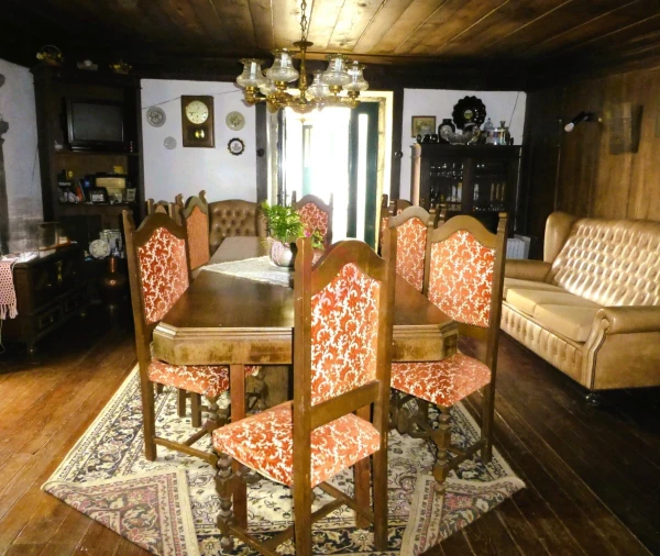 Moradia T5 para Venda em Riba de Mouro Foto 5