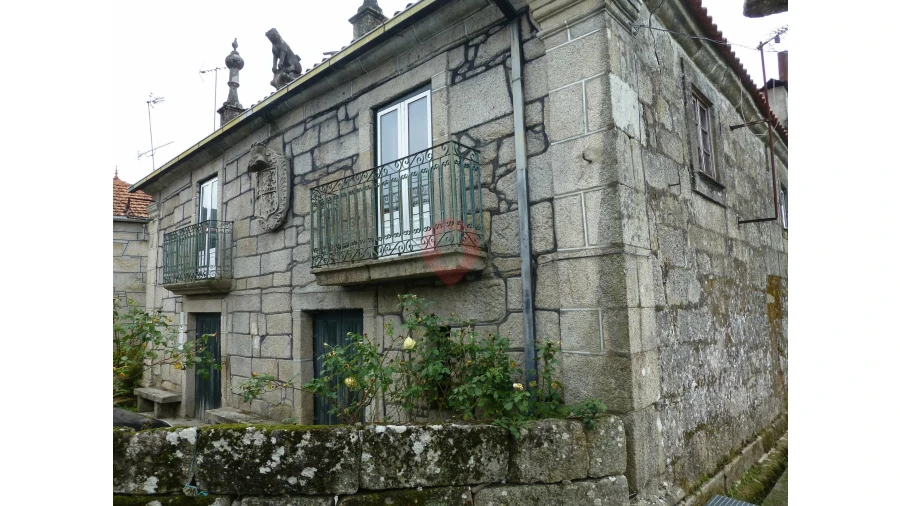 Moradia T5 para Venda em Riba de Mouro Foto 2