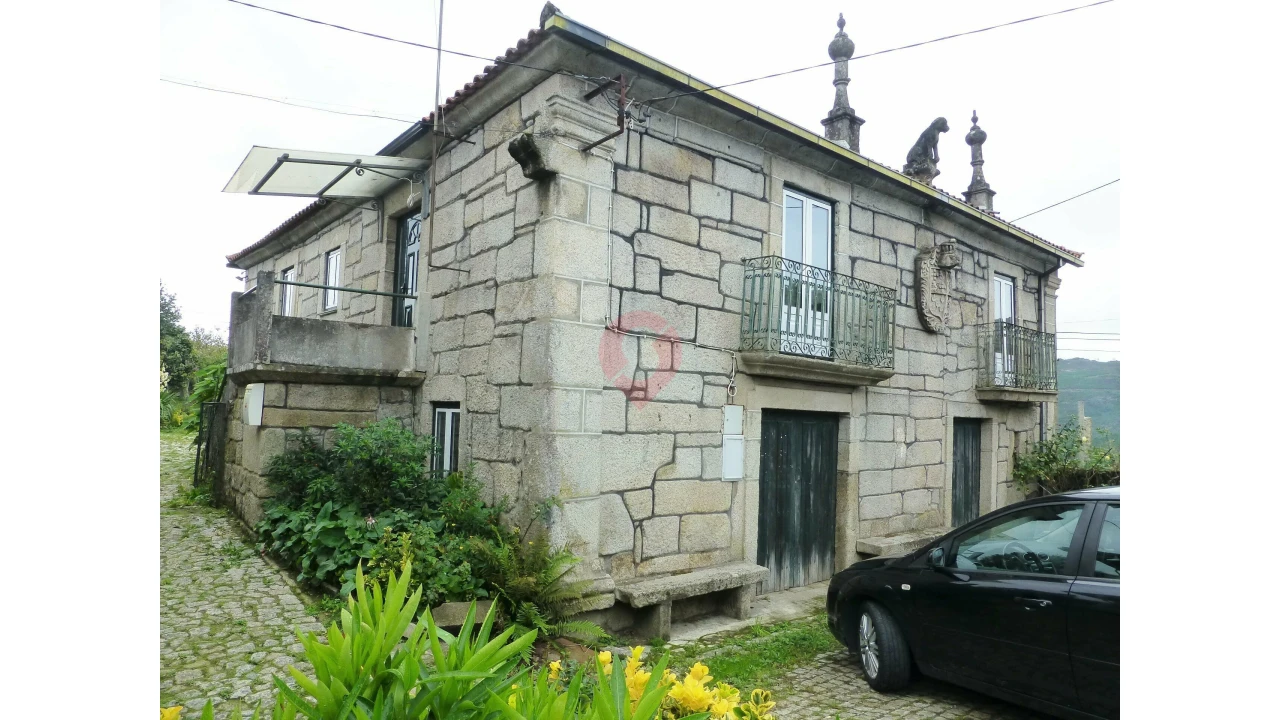 Moradia T5 para Venda em Riba de Mouro Foto 1