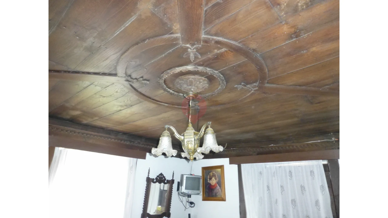 Moradia T5 para Venda em Riba de Mouro Foto 9