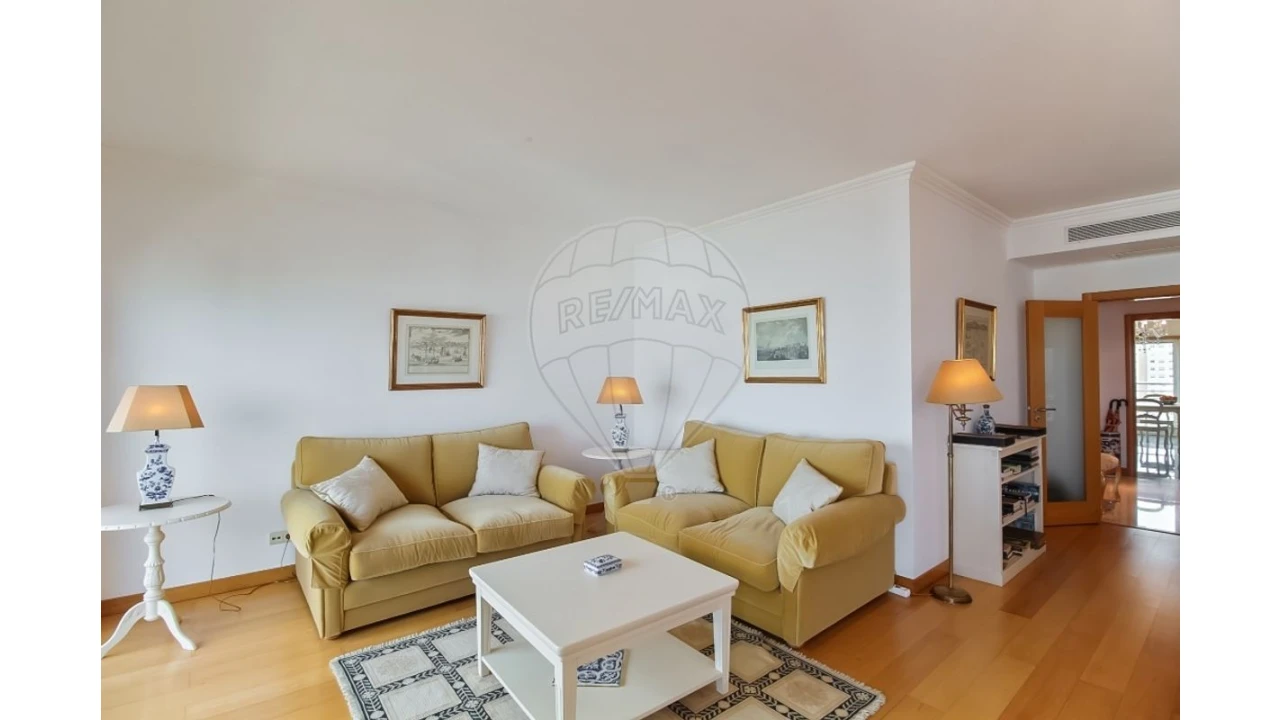 Apartamento T3 para Venda em Parque das Nações Foto 7
