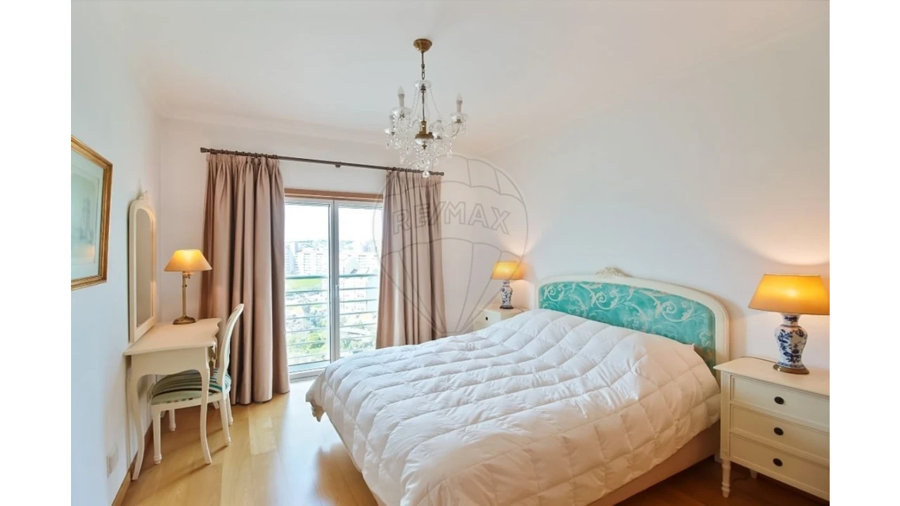 Apartamento T3 para Venda em Parque das Nações Foto 16