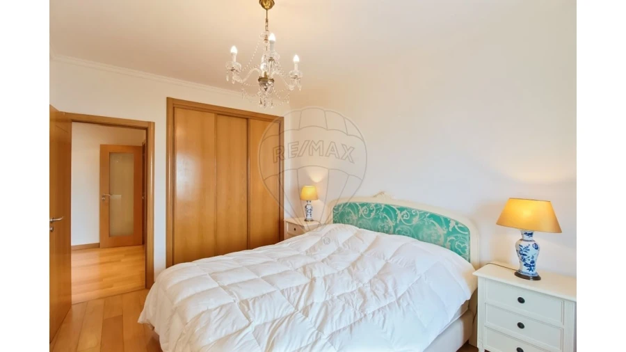 Apartamento T3 para Venda em Parque das Nações Foto 15