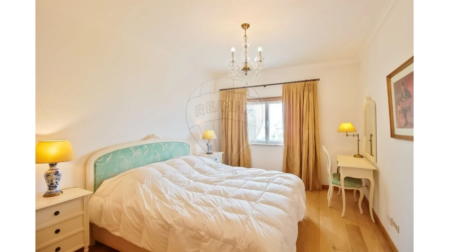 Apartamento T3 para Venda em Parque das Nações Foto 14