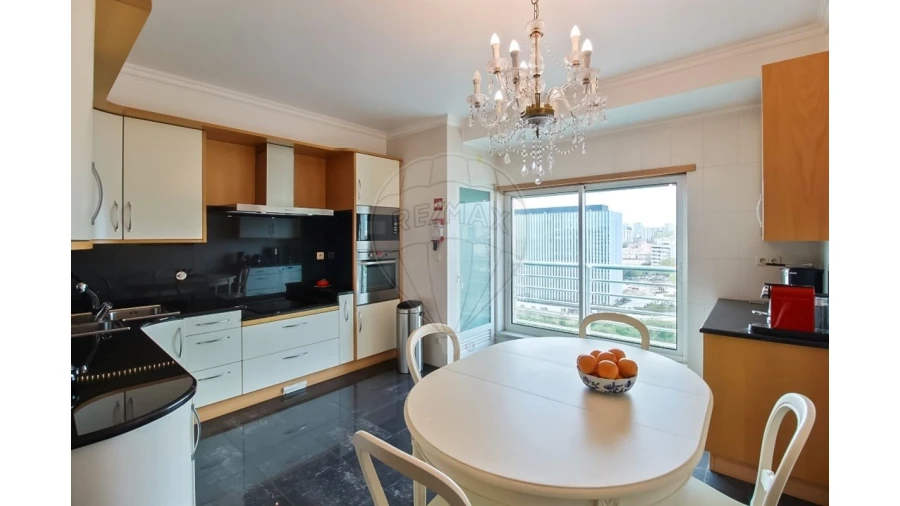 Apartamento T3 para Venda em Parque das Nações Foto 12