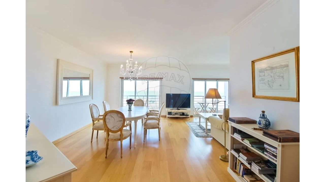 Apartamento T3 para Venda em Parque das Nações Foto 5
