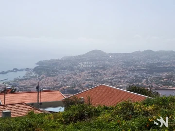 Terreno para Venda em Funchal (Santa Maria Maior)