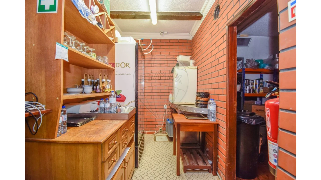 Negócio para Venda em Venteira Foto 6