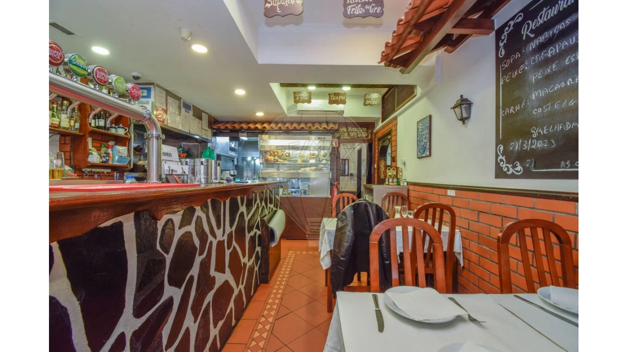 Negócio para Venda em Venteira Foto 16