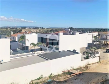 Moradia T4 para Venda em Corroios