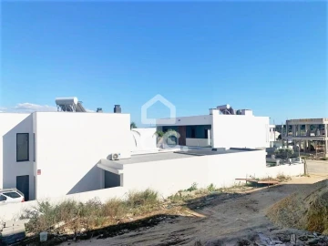 Moradia T4 para Venda em Corroios