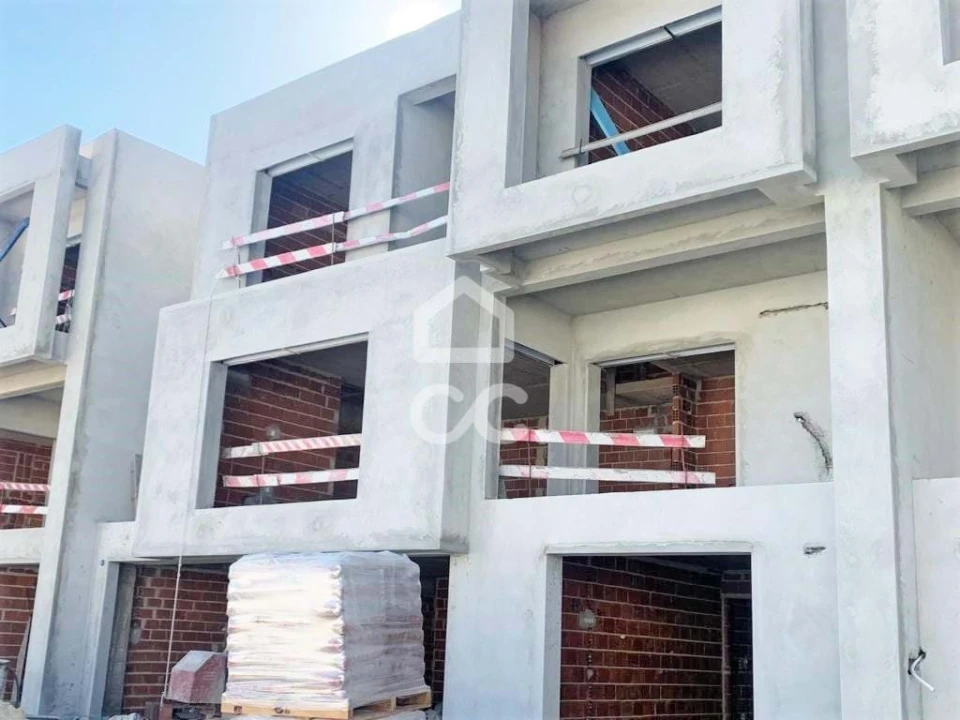 Moradia T4 para Venda em Corroios Foto 1