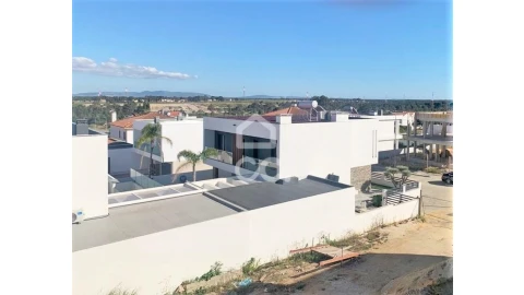 Apartamento T4 para Venda em Corroios