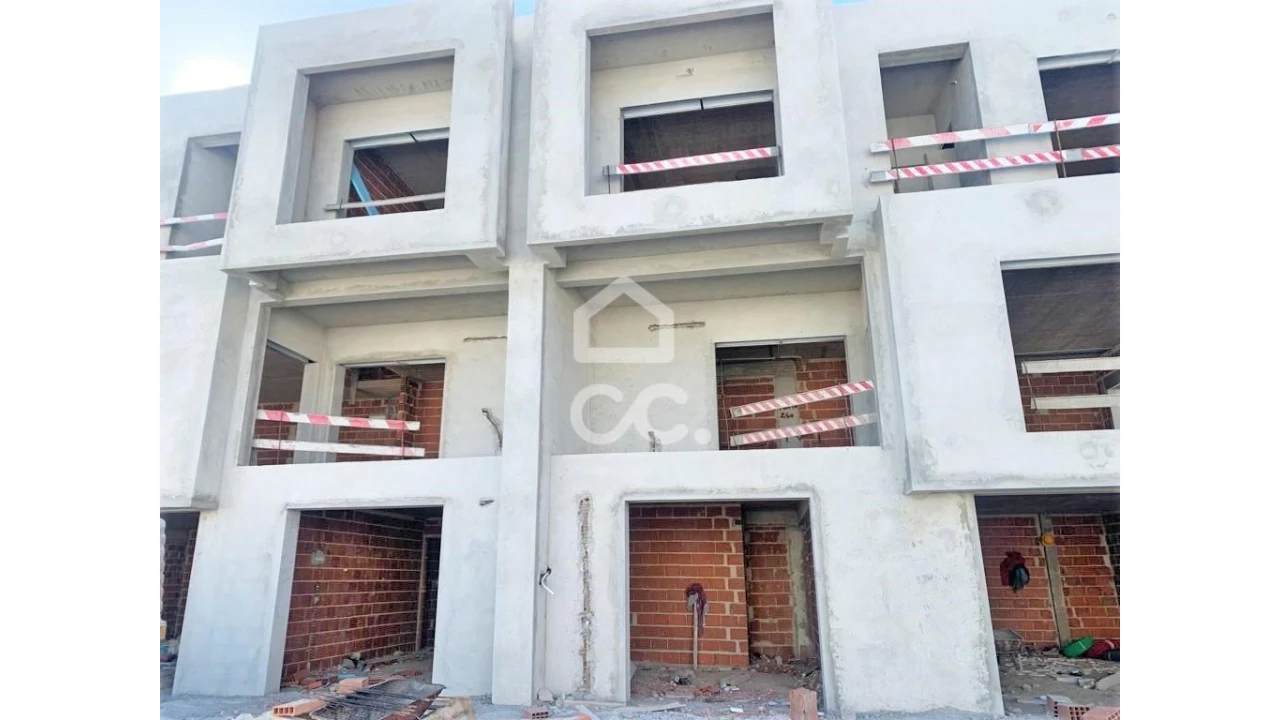 Apartamento T4 para Venda em Corroios Foto 1