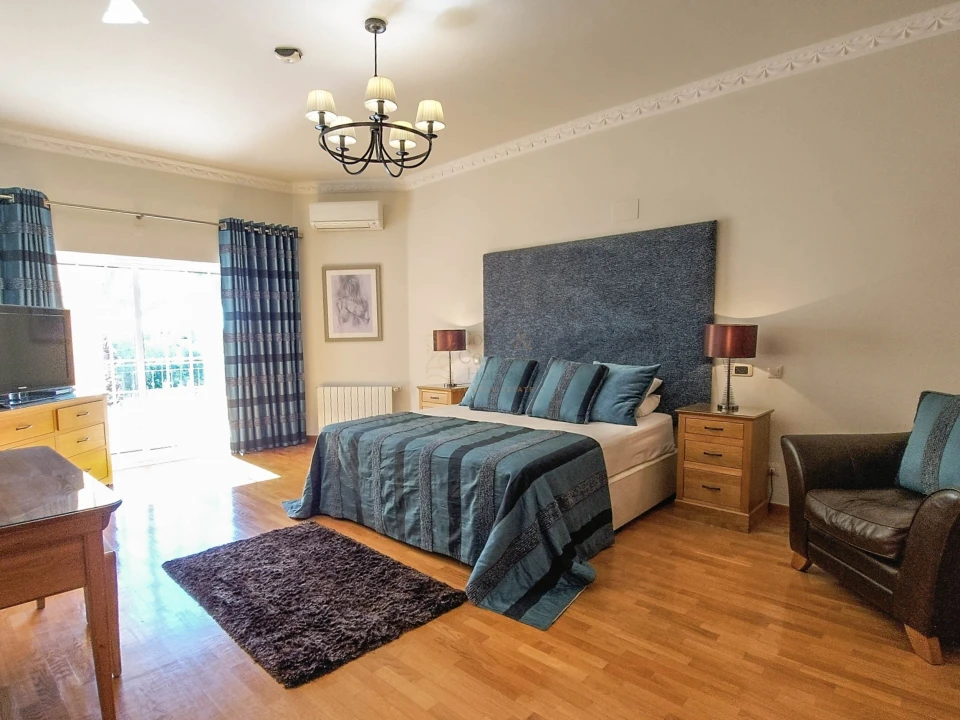 Moradia T8 para Venda em Almancil Foto 49