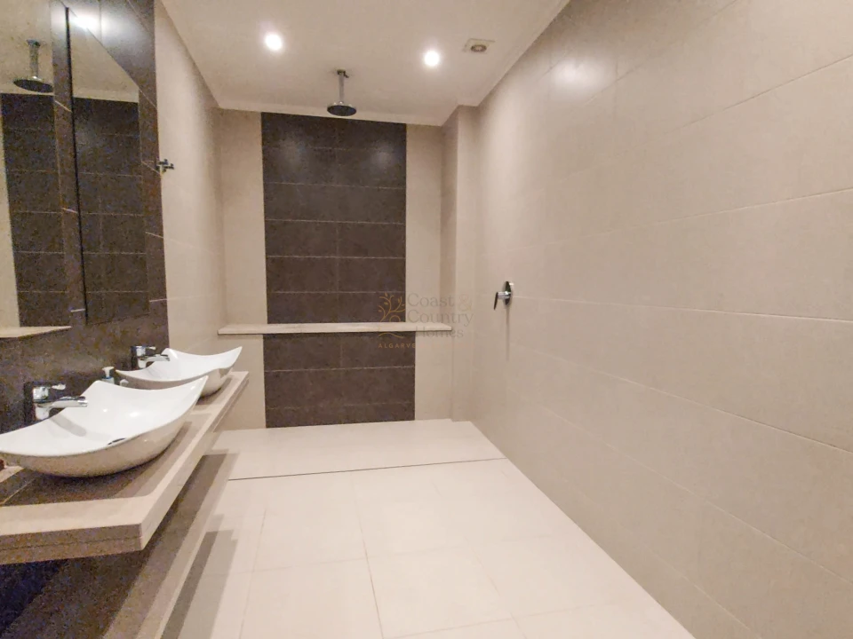 Moradia T8 para Venda em Almancil Foto 59