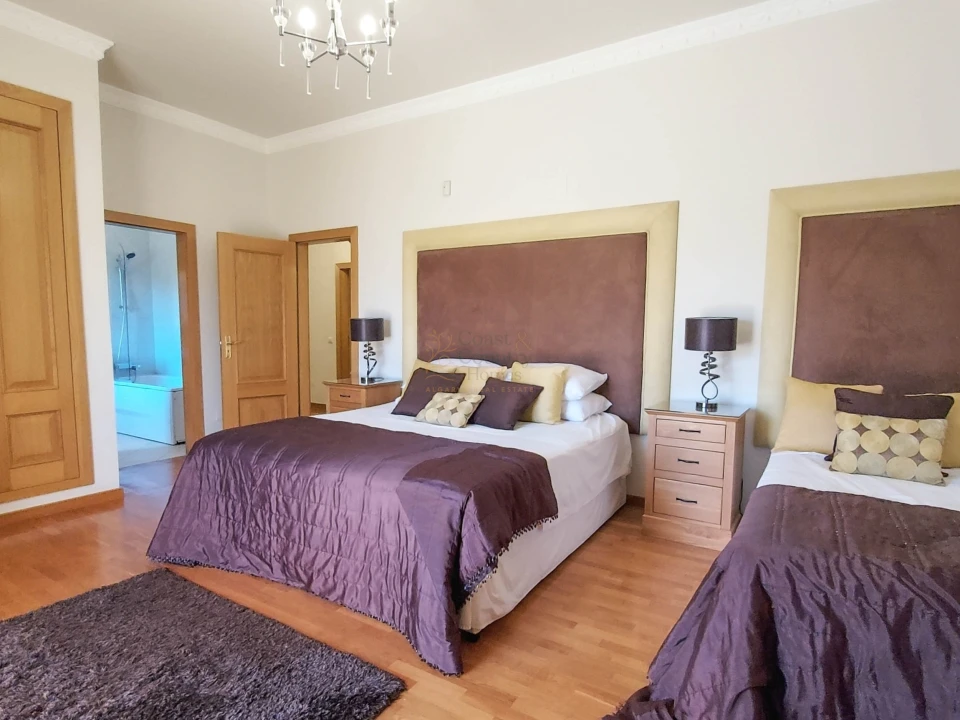 Moradia T8 para Venda em Almancil Foto 30