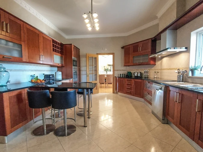 Moradia T8 para Venda em Almancil Foto 24