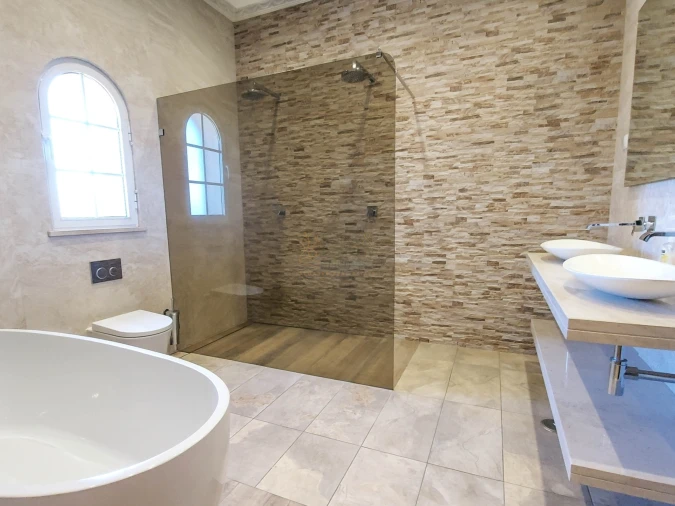 Moradia T8 para Venda em Almancil Foto 47