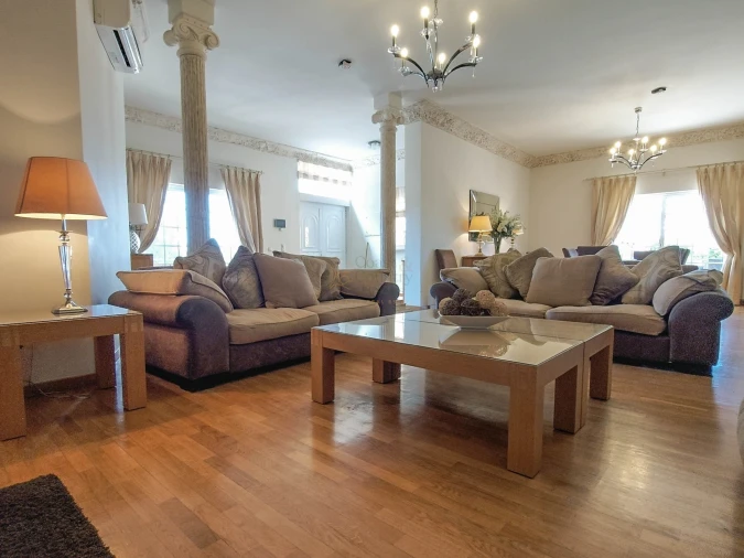 Moradia T8 para Venda em Almancil Foto 19