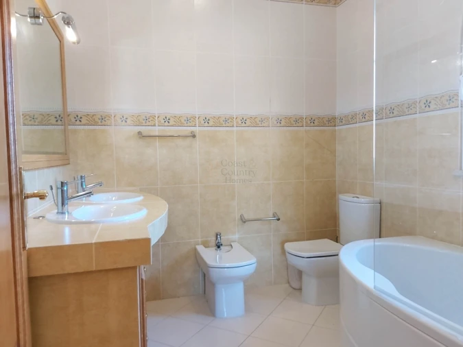 Moradia T8 para Venda em Almancil Foto 32