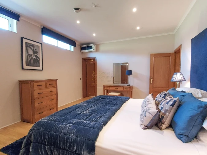 Moradia T8 para Venda em Almancil Foto 58