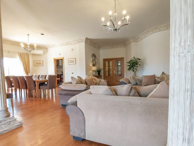 Moradia T8 para Venda em Almancil Foto 16