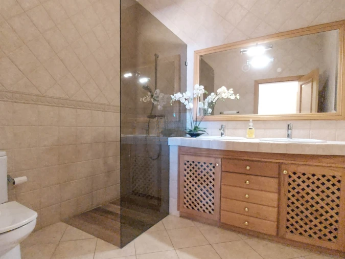 Moradia T8 para Venda em Almancil Foto 44