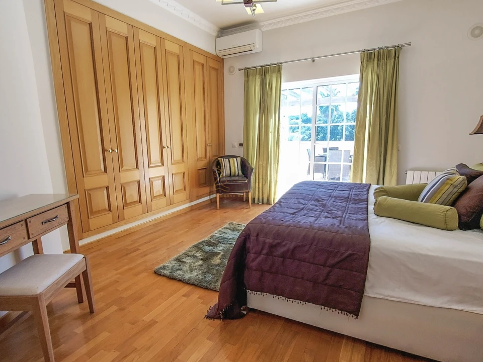 Moradia T8 para Venda em Almancil Foto 45