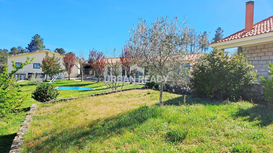 Moradia T13 para Venda em Riodades Foto 58