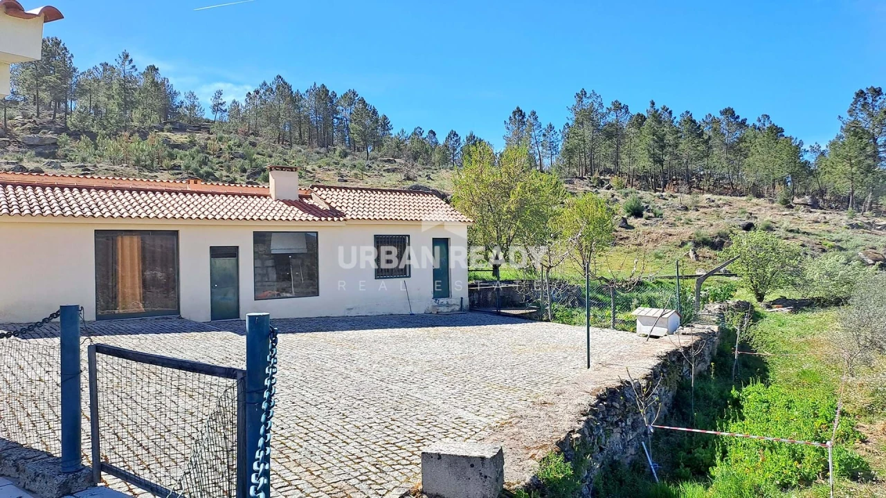 Moradia T13 para Venda em Riodades Foto 48