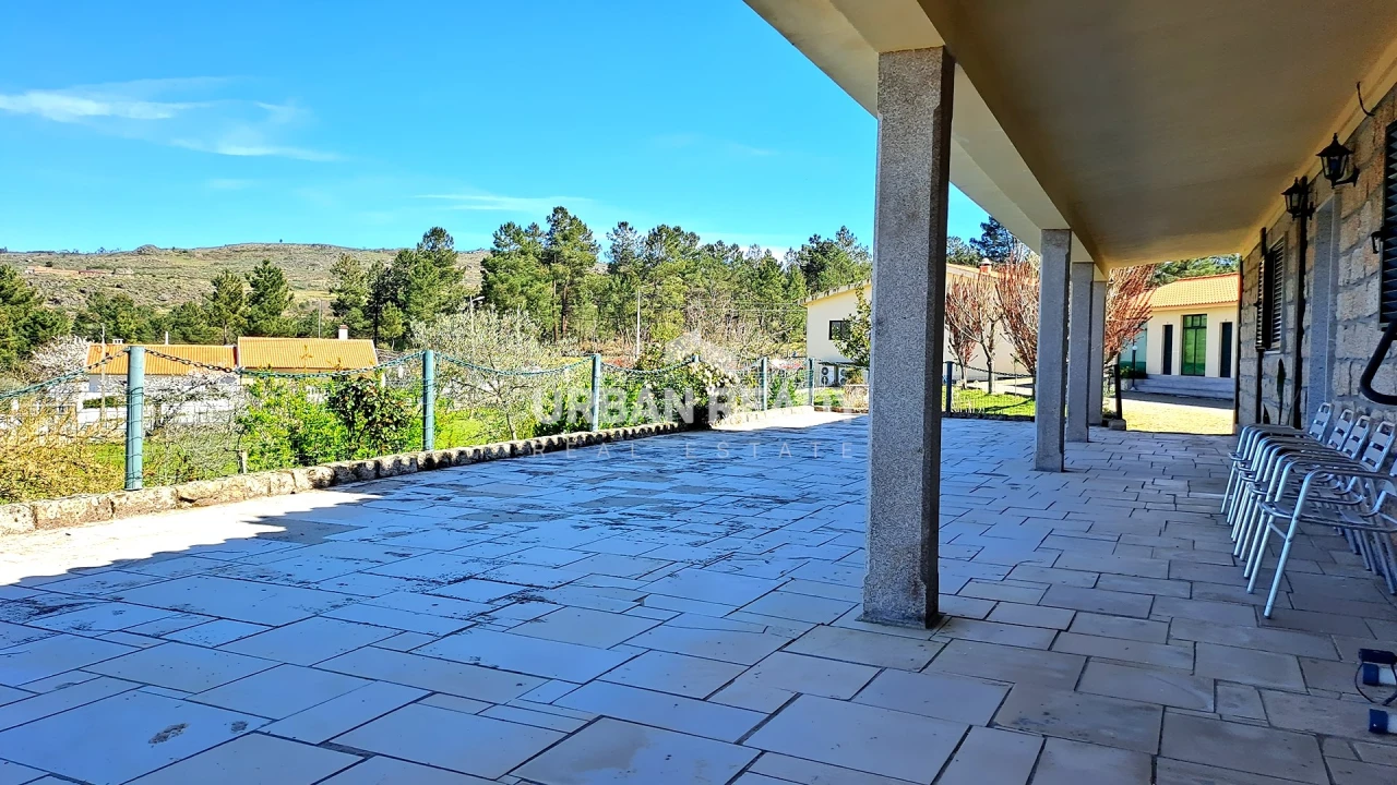 Moradia T13 para Venda em Riodades Foto 37