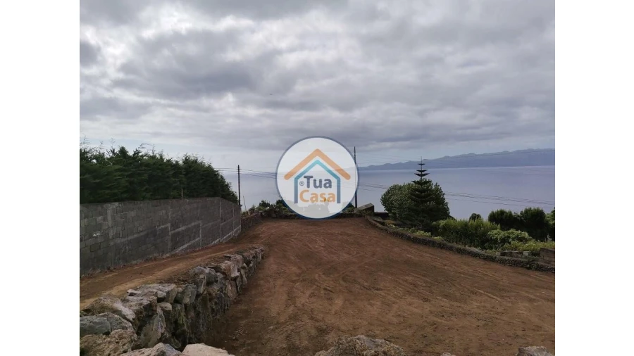 Terreno para Venda em Calheta Foto 2