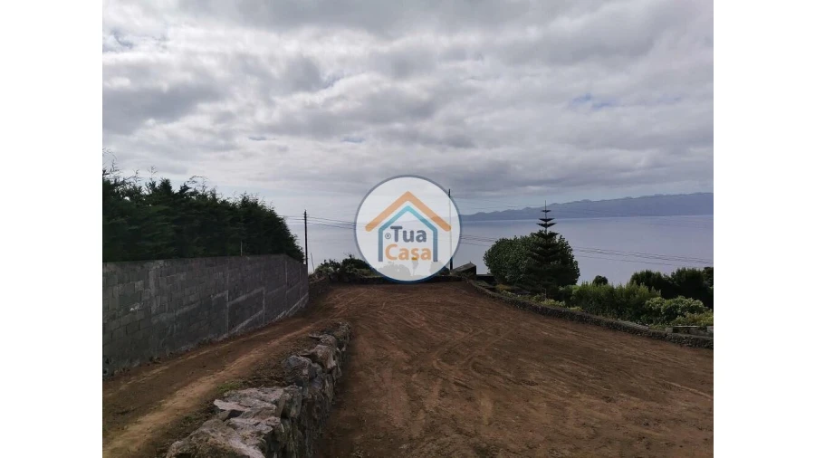 Terreno para Venda em Calheta Foto 14