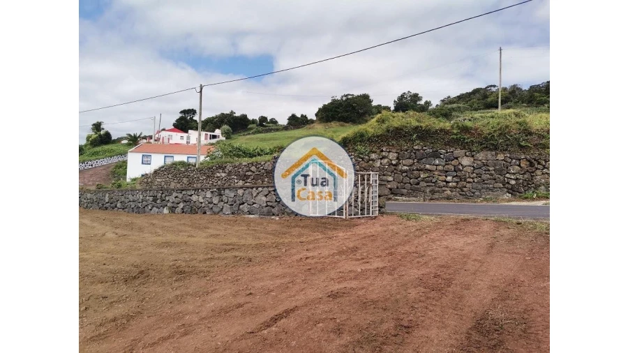 Terreno para Venda em Calheta Foto 8