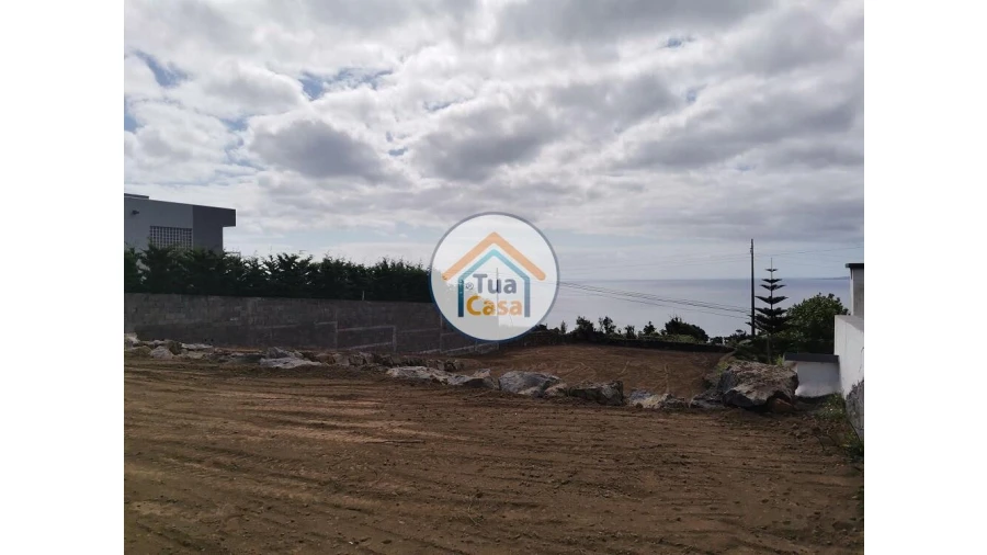 Terreno para Venda em Calheta Foto 10
