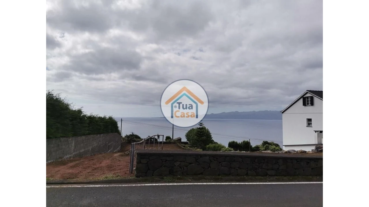 Terreno para Venda em Calheta Foto 4