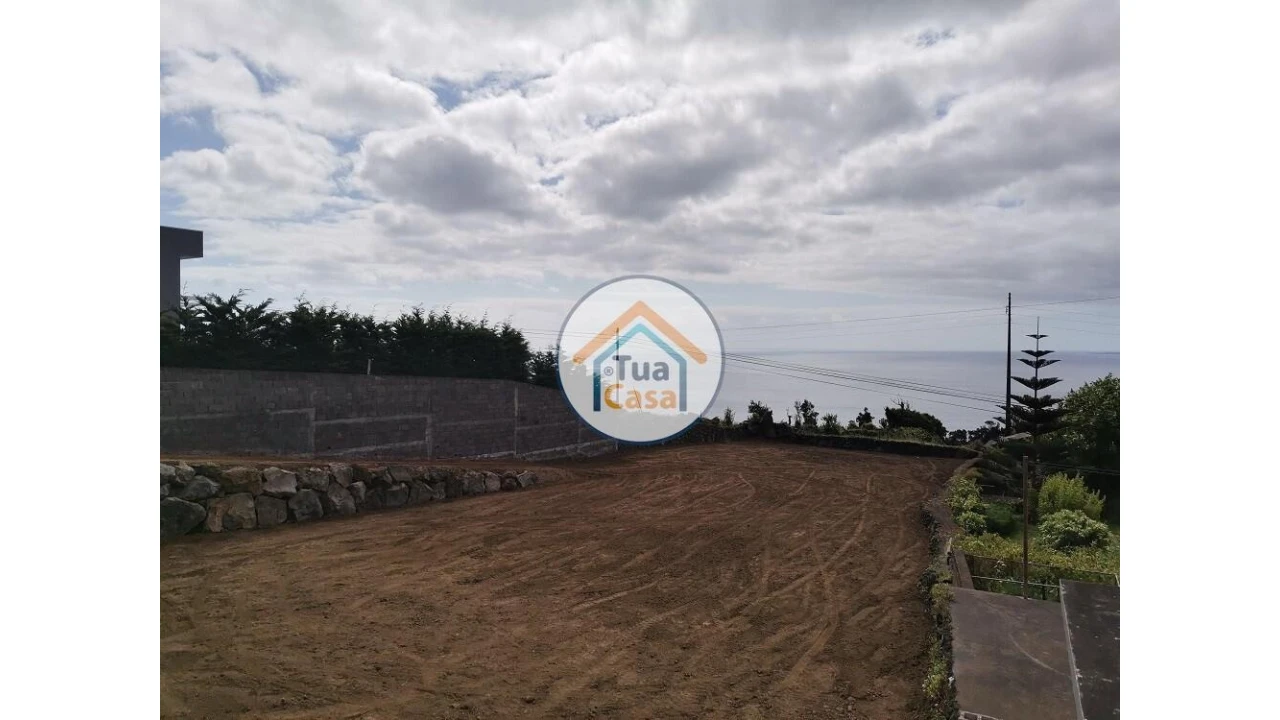 Terreno para Venda em Calheta Foto 11