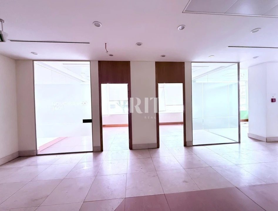 Loja para Venda em Delães Foto 1