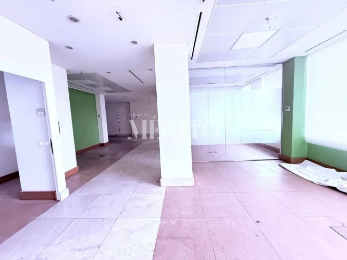 Loja para Venda em Delães Foto 5