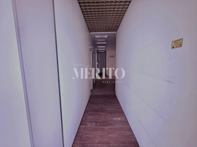 Loja para Venda em Delães Foto 11